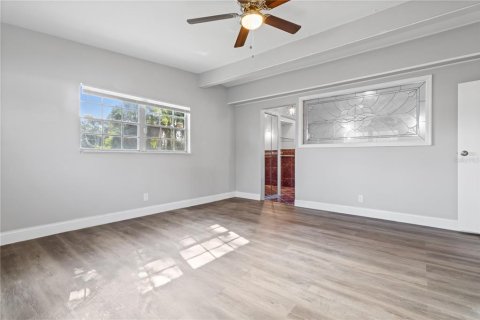 Casa en alquiler en Tampa, Florida, 3 dormitorios, 208.47 m2 № 1912782 - foto 13