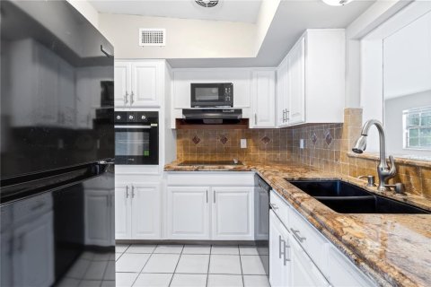 Casa en alquiler en Tampa, Florida, 3 dormitorios, 208.47 m2 № 1912782 - foto 9