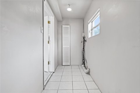 Casa en alquiler en Tampa, Florida, 3 dormitorios, 208.47 m2 № 1912782 - foto 12