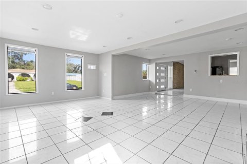Casa en alquiler en Tampa, Florida, 3 dormitorios, 208.47 m2 № 1912782 - foto 11