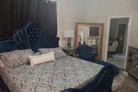 Купить виллу или дом в Ленд-о-Лейкс, Флорида 5 комнат, 217.86м2, № 2204692 - фото 22