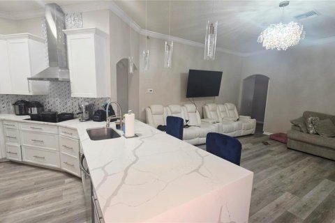 Купить виллу или дом в Ленд-о-Лейкс, Флорида 5 комнат, 217.86м2, № 2204692 - фото 9