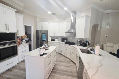 Купить виллу или дом в Ленд-о-Лейкс, Флорида 5 комнат, 217.86м2, № 2204692 - фото 10