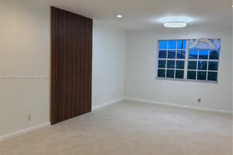Copropriété à vendre à Pembroke Pines, Floride: 2 chambres, 71.53 m2 № 1881769 - photo 9