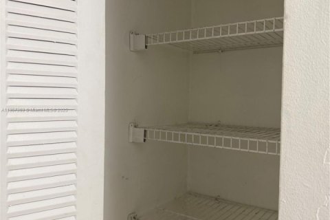 Copropriété à vendre à Pembroke Pines, Floride: 2 chambres, 71.53 m2 № 1881769 - photo 10