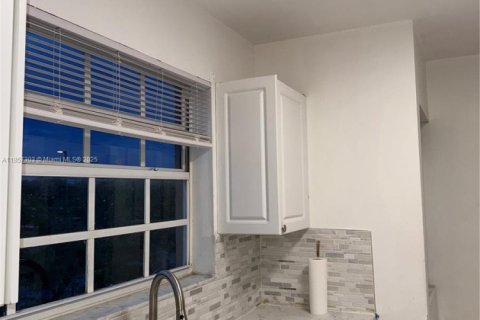 Copropriété à vendre à Pembroke Pines, Floride: 2 chambres, 71.53 m2 № 1881769 - photo 12