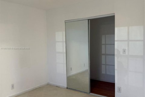 Copropriété à vendre à Pembroke Pines, Floride: 2 chambres, 71.53 m2 № 1881769 - photo 6