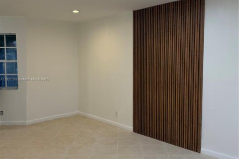 Copropriété à vendre à Pembroke Pines, Floride: 2 chambres, 71.53 m2 № 1881769 - photo 2