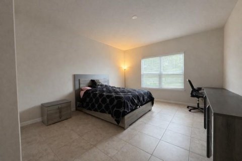 House in Vero Beach, Florida 3 bedrooms, 144.37 sq.m. № 2083724 - photo 12