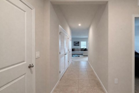 House in Vero Beach, Florida 3 bedrooms, 144.37 sq.m. № 2083724 - photo 6