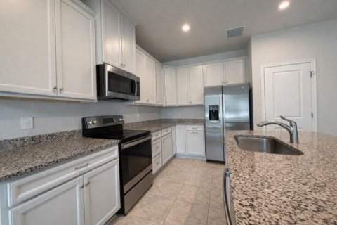 House in Vero Beach, Florida 3 bedrooms, 144.37 sq.m. № 2083724 - photo 9