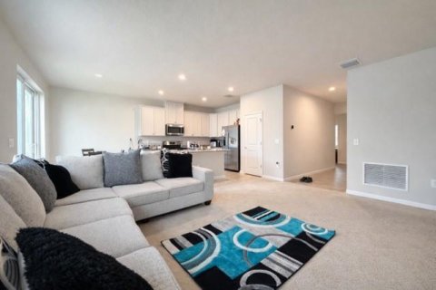 House in Vero Beach, Florida 3 bedrooms, 144.37 sq.m. № 2083724 - photo 8