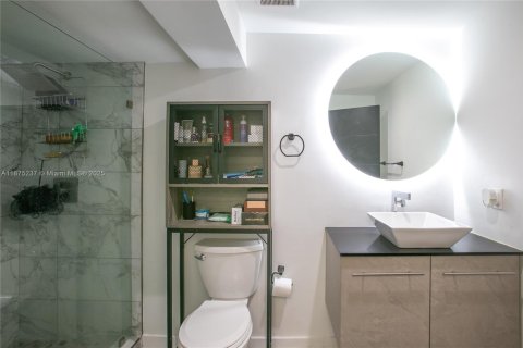 Casa en venta en North Miami, Florida, 5 dormitorios, 183.57 m2 № 1926102 - foto 18