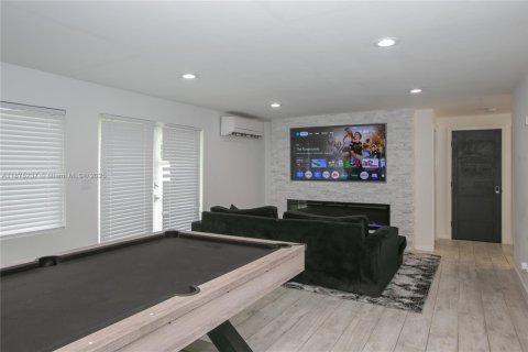 Casa en venta en North Miami, Florida, 5 dormitorios, 183.57 m2 № 1926102 - foto 15