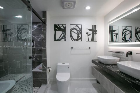 Casa en venta en North Miami, Florida, 5 dormitorios, 183.57 m2 № 1926102 - foto 6