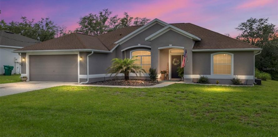 Villa ou maison à Citrus Springs, Floride 3 chambres, 132.01 m2 № 1798132