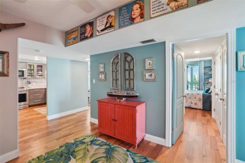 Condo in South Pasadena, Florida, 2 bedrooms  № 1568398 - photo 22
