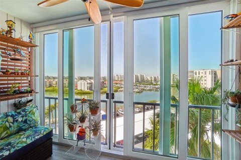 Condo in South Pasadena, Florida, 2 bedrooms  № 1568398 - photo 25