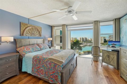 Condo in South Pasadena, Florida, 2 bedrooms  № 1568398 - photo 14