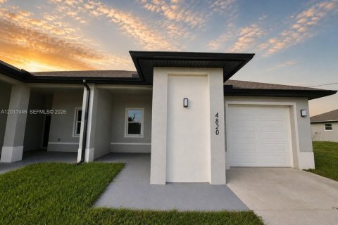 Commercial property in Lehigh Acres, Florida № 2074960 - photo 2
