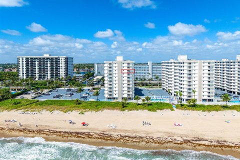 Condo in Highland Beach, Florida, 2 bedrooms  № 2181518 - photo 21