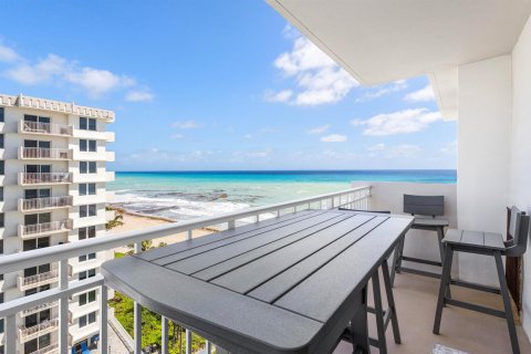 Condo in Highland Beach, Florida, 2 bedrooms  № 2181518 - photo 23
