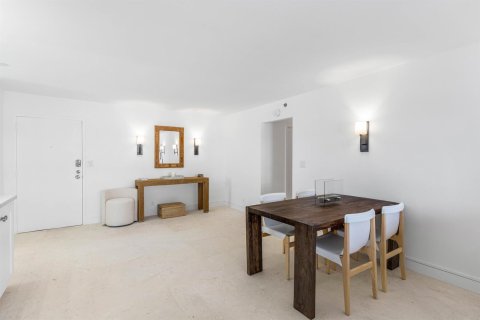 Condo in Highland Beach, Florida, 2 bedrooms  № 2181518 - photo 16