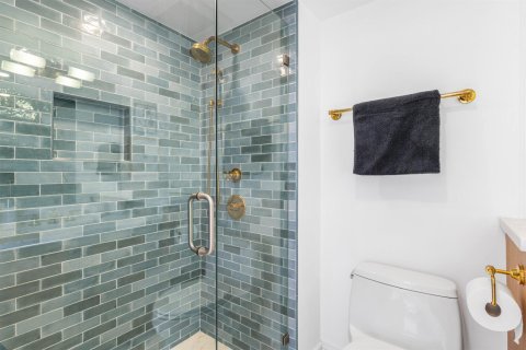 Condo in Highland Beach, Florida, 2 bedrooms  № 2181518 - photo 13