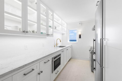 Condo in Highland Beach, Florida, 2 bedrooms  № 2181518 - photo 8