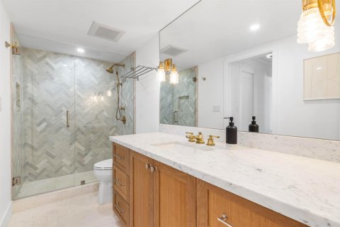 Condo in Highland Beach, Florida, 2 bedrooms  № 2181518 - photo 19
