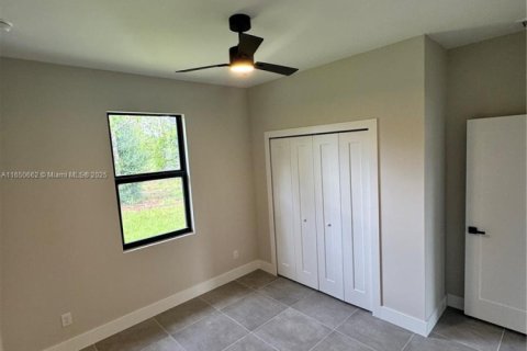 House in Lehigh Acres, Florida 3 bedrooms № 1764318 - photo 11
