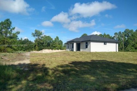 House in Lehigh Acres, Florida 3 bedrooms № 1764318 - photo 6