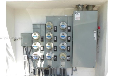 Propiedad comercial en venta en Miami Beach, Florida № 2041125 - foto 30