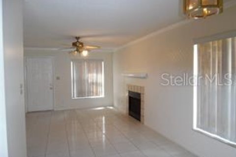 Condominio en alquiler en Orlando, Florida, 2 dormitorios, 79.06 m2 № 1915769 - foto 2