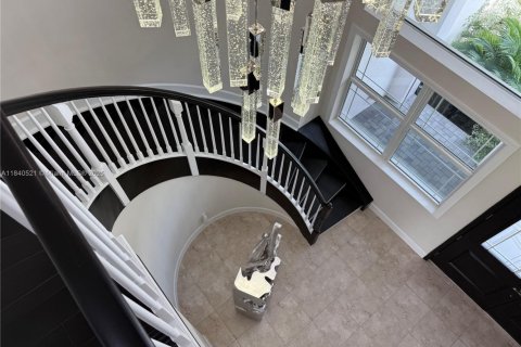 Villa ou maison à louer à Westlake, Floride: 5 chambres, 381.83 m2 № 1830770 - photo 5