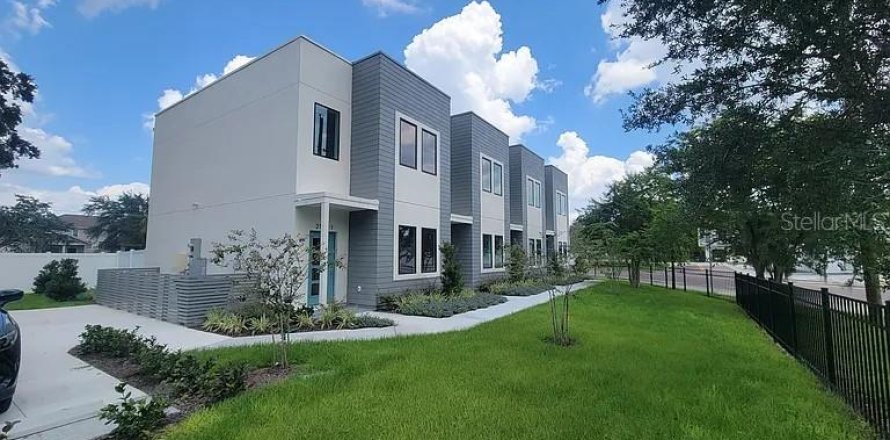Adosado en Tampa, Florida 3 dormitorios, 117.06 m2 № 1644019