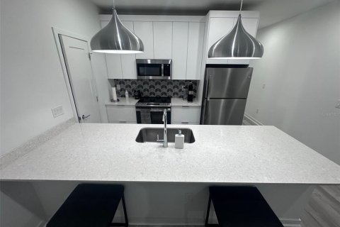 Adosado en venta en Tampa, Florida, 3 dormitorios, 117.06 m2 № 1644019 - foto 4