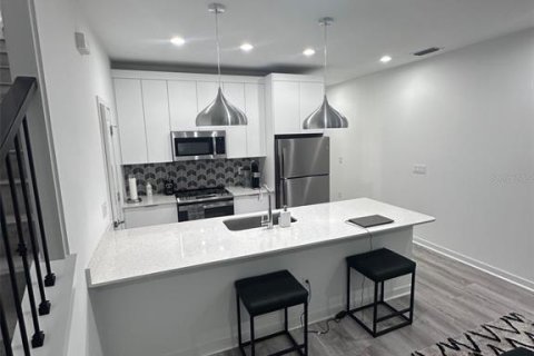 Adosado en venta en Tampa, Florida, 3 dormitorios, 117.06 m2 № 1644019 - foto 3