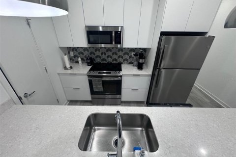Adosado en venta en Tampa, Florida, 3 dormitorios, 117.06 m2 № 1644019 - foto 5