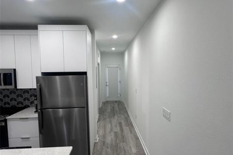 Adosado en venta en Tampa, Florida, 3 dormitorios, 117.06 m2 № 1644019 - foto 6