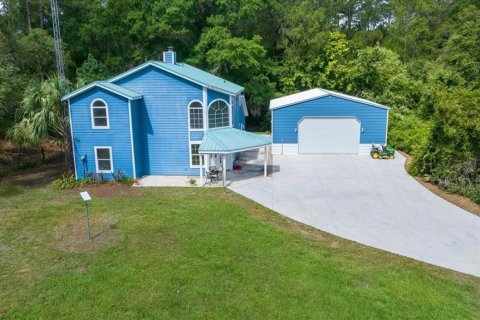 House in Fort MC Coy, Florida 3 bedrooms, 199.37 sq.m. № 1761961 - photo 1