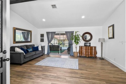 House in Orlando, Florida 4 bedrooms, 226.03 sq.m. № 1780241 - photo 6
