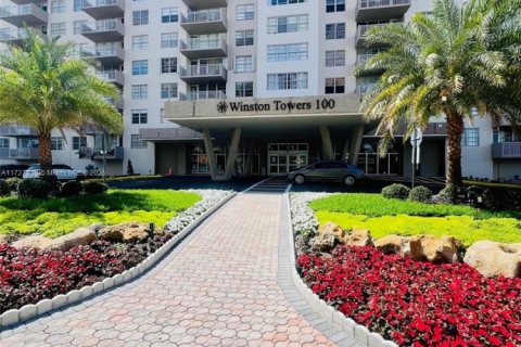 Condo in Sunny Isles Beach, Florida, 2 bedrooms  № 1859711 - photo 1
