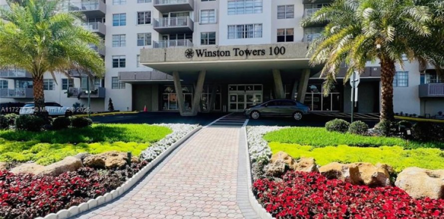Condo in Sunny Isles Beach, Florida, 2 bedrooms  № 1859711
