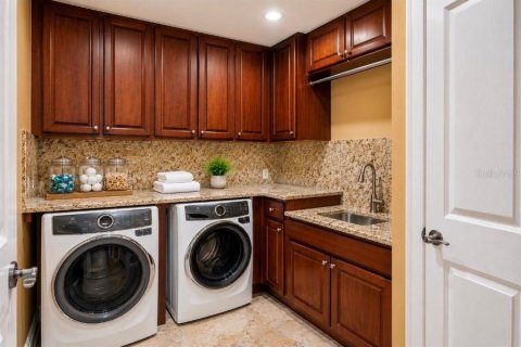 Condo in Palmetto, Florida, 3 bedrooms № 2305164 - photo 14