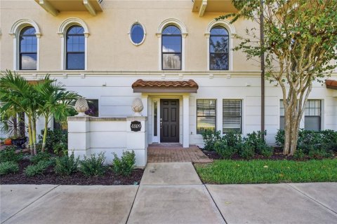 Touwnhouse à vendre à Lake Mary, Floride: 4 chambres, 221.2 m2 № 2437198 - photo 4