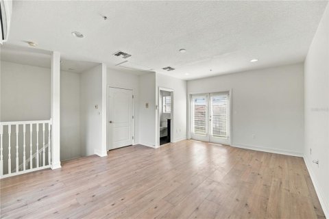 Touwnhouse à vendre à Lake Mary, Floride: 4 chambres, 221.2 m2 № 2437198 - photo 22