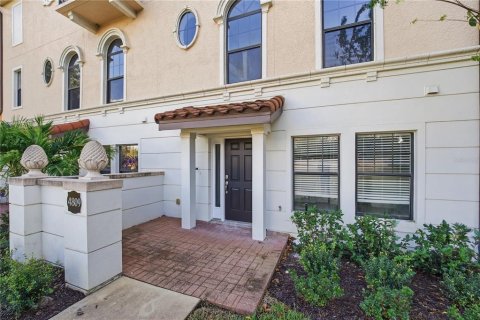 Touwnhouse à vendre à Lake Mary, Floride: 4 chambres, 221.2 m2 № 2437198 - photo 3