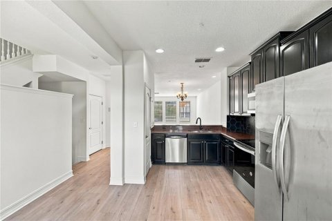 Touwnhouse à vendre à Lake Mary, Floride: 4 chambres, 221.2 m2 № 2437198 - photo 27
