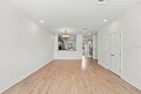 Touwnhouse à vendre à Lake Mary, Floride: 4 chambres, 221.2 m2 № 2437198 - photo 23
